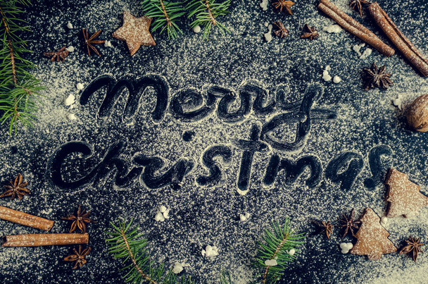 Árbol de abeto de Navidad sobre fondo de pizarra
 - Foto, Imagen