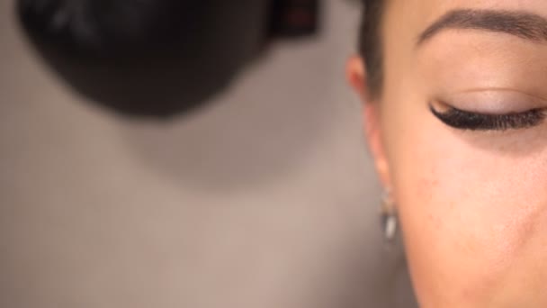 Uzun kirpik kadınla portresi - Video, Çekim