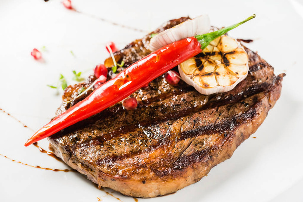 grilled steak with pepper - Foto, imagen