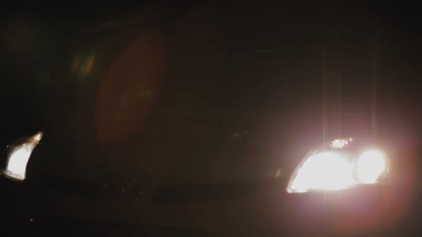 Polizeiauto. Abblendlicht aktivieren. Blinker - Filmmaterial, Video