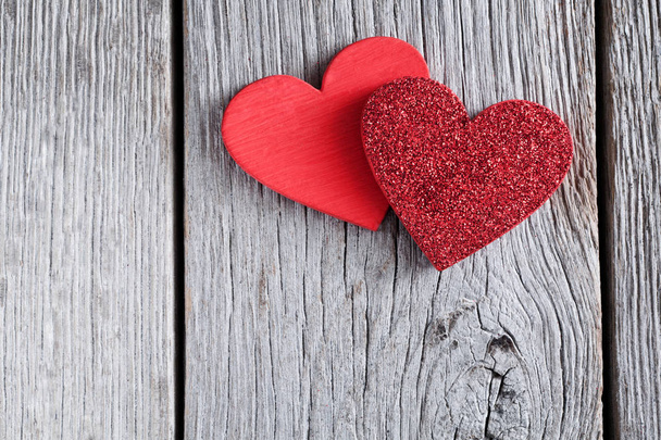 Valentine day tło, ręcznie robione serca na drewno z miejsca kopii - Zdjęcie, obraz