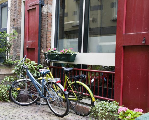 bicycles in amsterdam holland - Foto, afbeelding