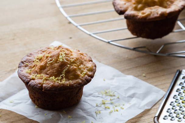zelfgemaakte lemon muffin - Foto, afbeelding