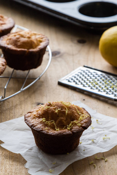 zelfgemaakte lemon muffin - Foto, afbeelding