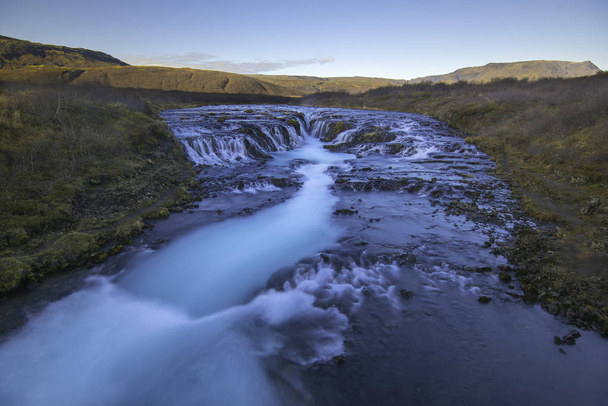 Bruarfoss (橋秋) はアイスランドの Bruara 川の滝 - 写真・画像