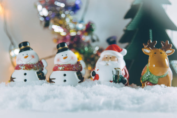 Santa claus, rendieren en Snowman merry christmas - Foto, afbeelding