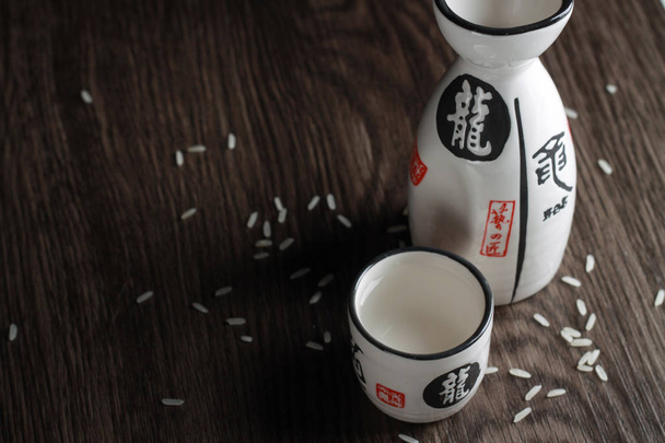 un saké japonais
 - Photo, image