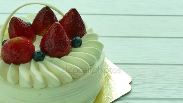 Επιδόρπιο τούρτα με φράουλες και Μύρτιλλο - Πλάνα, βίντεο