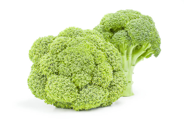 Brócoli verde fresco aislado sobre un recorte de fondo blanco
 - Foto, imagen
