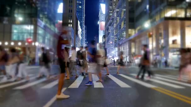 pessoas cruzando rua  - Filmagem, Vídeo