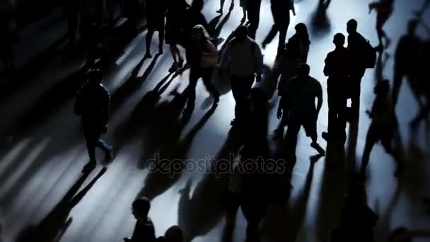 Fußgänger gehen auf Straße - Filmmaterial, Video