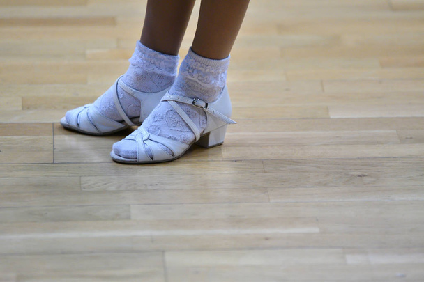 Tanssivan tytön jalat
 - Valokuva, kuva