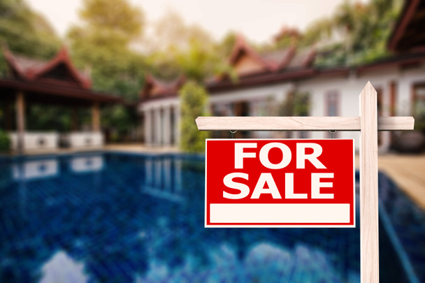 πινακίδα "πωλείται κατοικία" - Φωτογραφία, εικόνα
