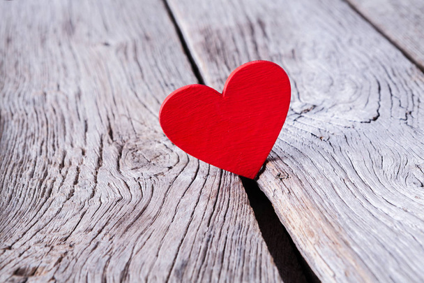Sevgililer günü arka plan, kopya alanı ile ahşap üzerine ahşap kalp - Fotoğraf, Görsel