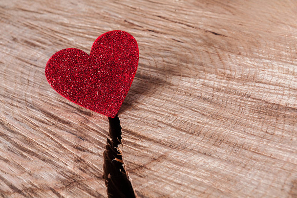 Dia dos namorados fundo, coração de madeira em madeira com espaço de cópia
 - Foto, Imagem