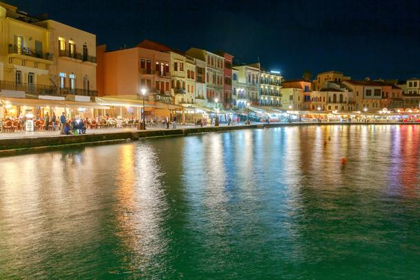 La Canée. Le vieux port la nuit
. - Photo, image