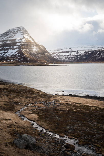 hermoso paisaje de invierno en Islandia
 - Foto, Imagen