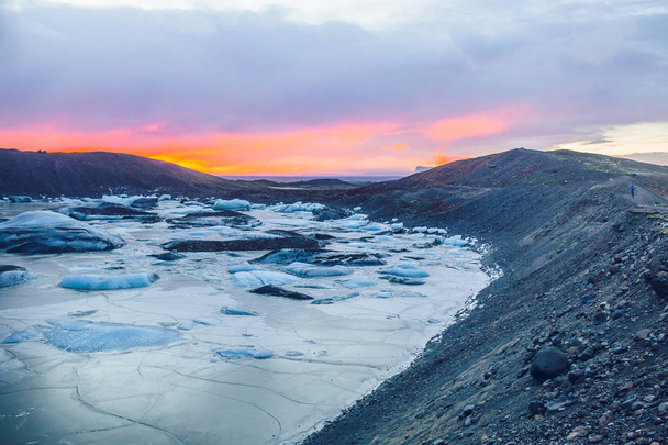 Sunset over mountains in Iceland - Foto, imagen