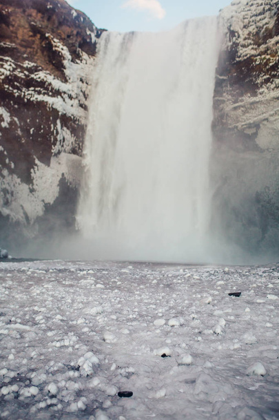 Great waterfall in rocky mountains  - Foto, immagini