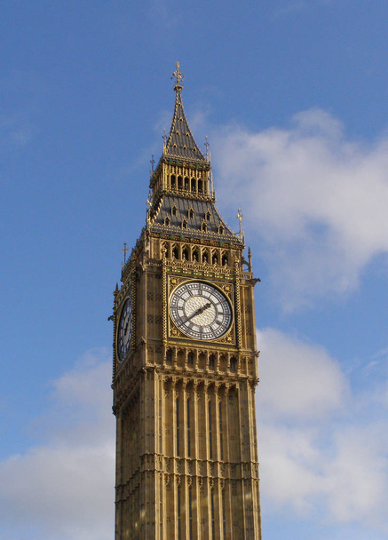 Big Ben nas Casas do Parlamento aka Westminster Palace em Londres, Reino Unido
 - Foto, Imagem