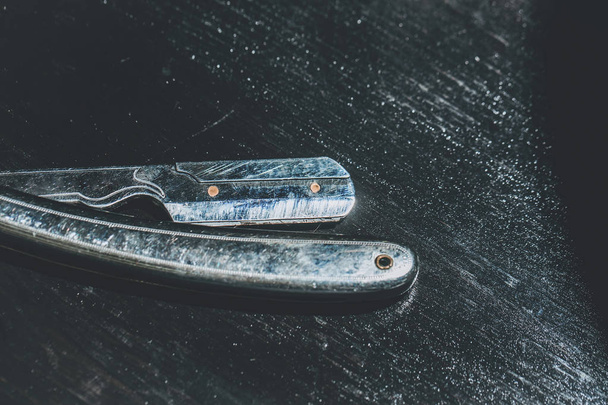 Vintage razor with sharp blade - Φωτογραφία, εικόνα