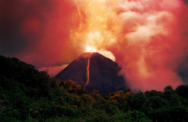 Volcan en éruption
 - Photo, image