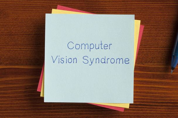 Sindrome della visione del computer scritta su una nota
 - Foto, immagini