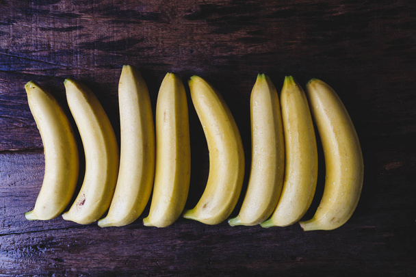 Fresh Yellow Bananas - Foto, afbeelding