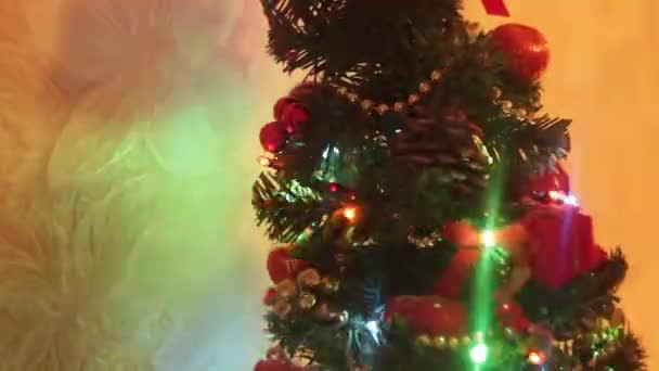schöner kleiner leuchtender Weihnachtsbaum - Filmmaterial, Video