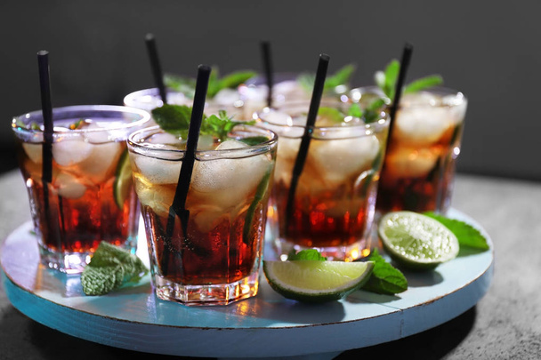 Glasses of cocktail with ice - Foto, Imagen
