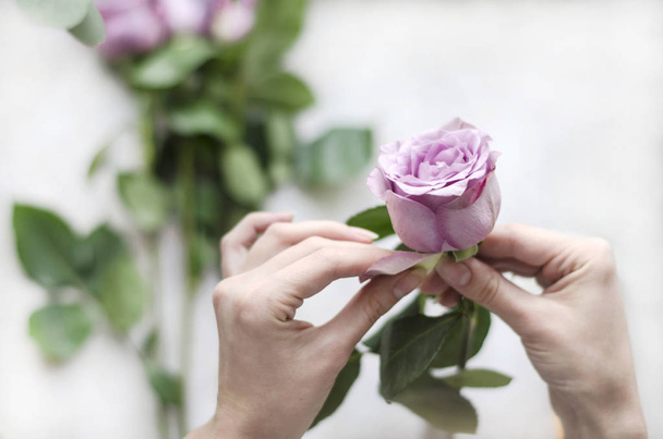 Florist making bouquet - Photo, Image