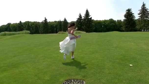 Bride running in slow-mo. - Footage, Video