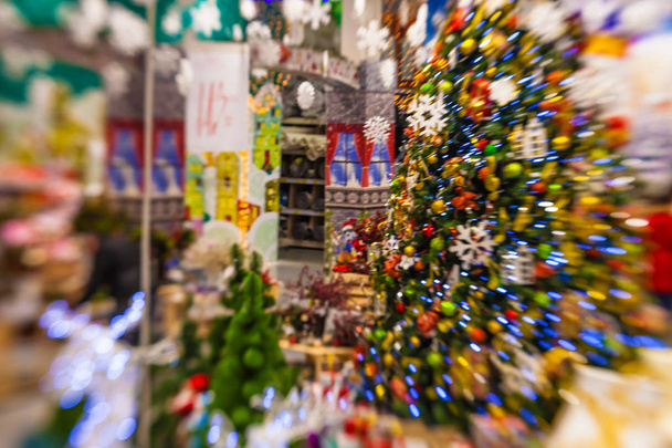 Різдвяна ялинка фон і святкові прикраси зі снігом, синій
 - Фото, зображення