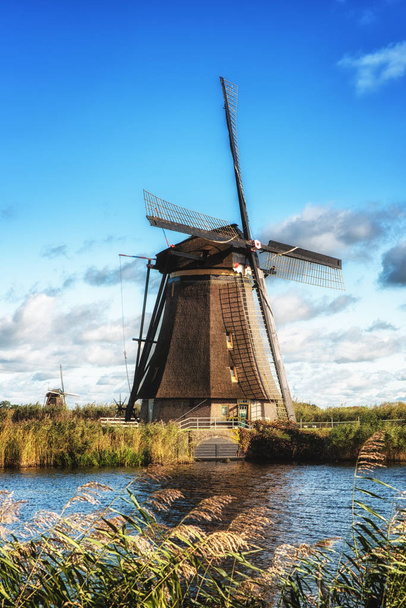 Tradiční holandský větrný mlýn - Fotografie, Obrázek