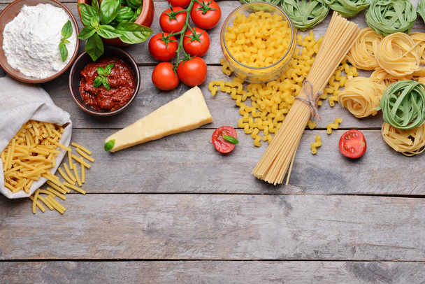 Different kinds of pasta - Foto, afbeelding