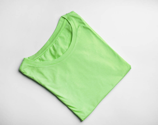 Blank light green t-shirt - Fotografie, Obrázek