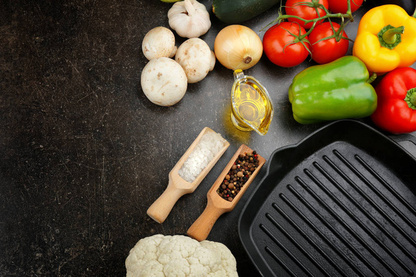 Grill pan with products - Фото, изображение