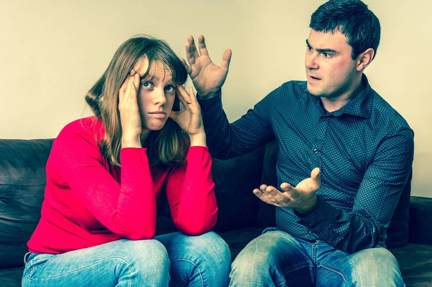 nešťastný pár, který se hádá doma - Fotografie, Obrázek