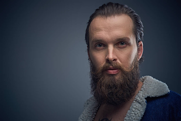 Close up portrait of bearded man - Foto, afbeelding
