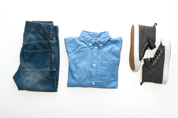 Koszula i jean spodnie z buty - Zdjęcie, obraz
