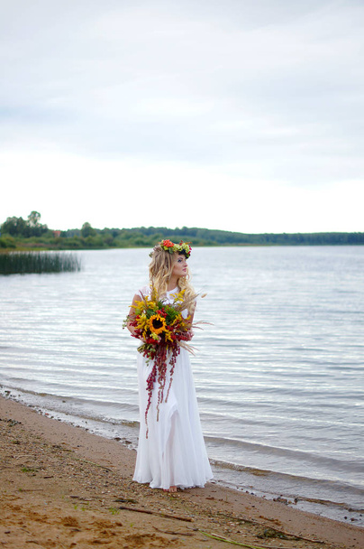 The beautiful young bride - Foto, imagen