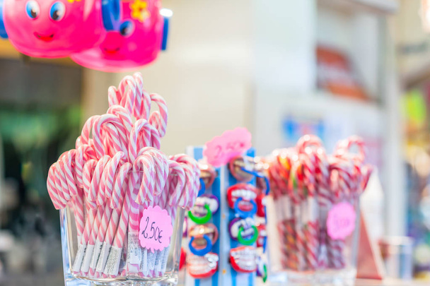 Klasszikus édességet vesszők eladó. - Fotó, kép