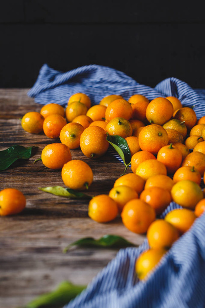 Frutas frescas de Kumquat
 - Foto, imagen