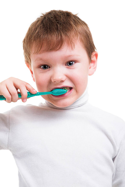 little boy brushing teeth - Foto, Imagem