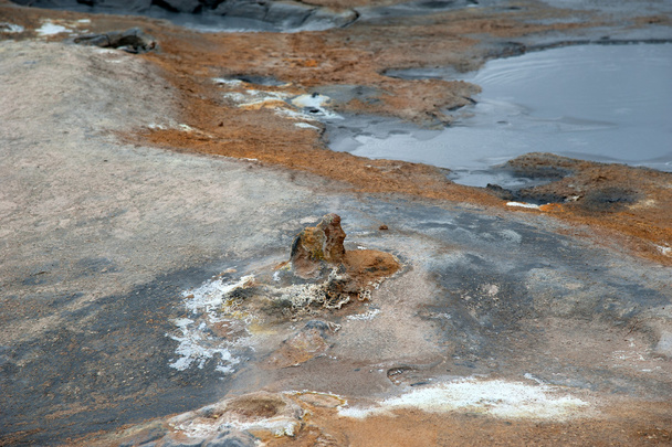 Islandia - wysokotemperaturowe pole namaskard w jezioro myvatn - Zdjęcie, obraz