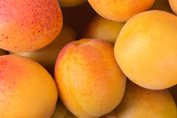 Verse vruchten van abrikoos - Foto, afbeelding
