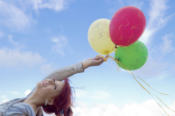 девушка с воздушными шарами - Фото, изображение