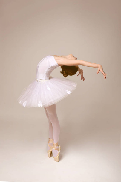 young beautiful ballerina - Φωτογραφία, εικόνα