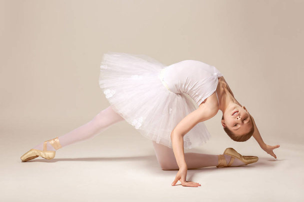 young beautiful ballerina - Фото, изображение