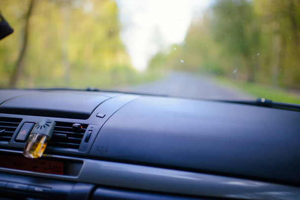Painel - interior do carro, feito com malha gradiente
 - Foto, Imagem